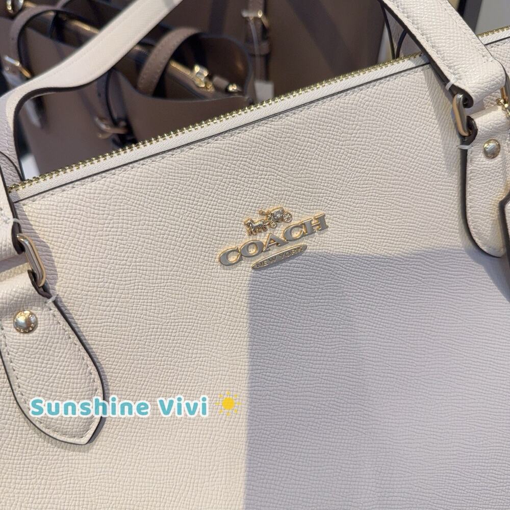 NWT Coach Gallery Tote Bag In Signature Canvas CV402 Gold/Chalk - Picture 2 of 8